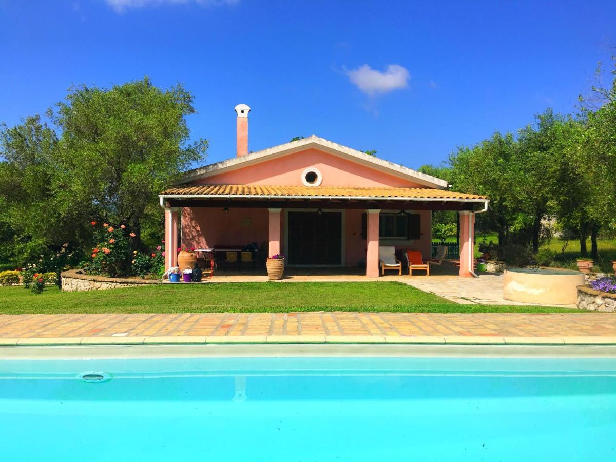 Villa Kleopatra Poulades Exterior photo