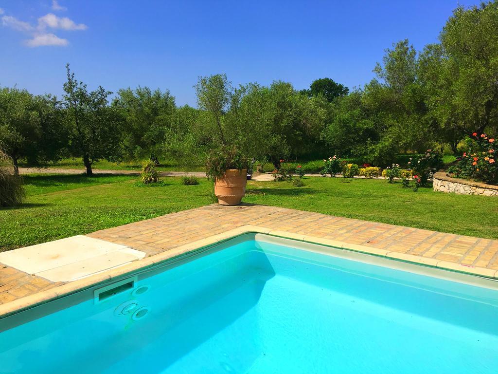 Villa Kleopatra Poulades Exterior photo